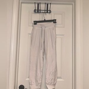 Lululemon high rise white CROPPED joggers. Made for shorter people! SIZE 2